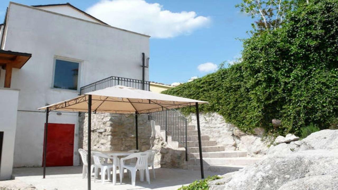 Casa Elvira Basilico San Valentino in Abruzzo Citeriore Exterior foto